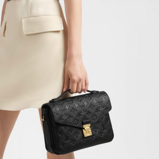 Louis Vuitton Pochette Metis Navy M44071 Pink M44018 Black M41487 Louis Vuitton Pochette Metis Navy M44071 Pink M44018 Black M41487