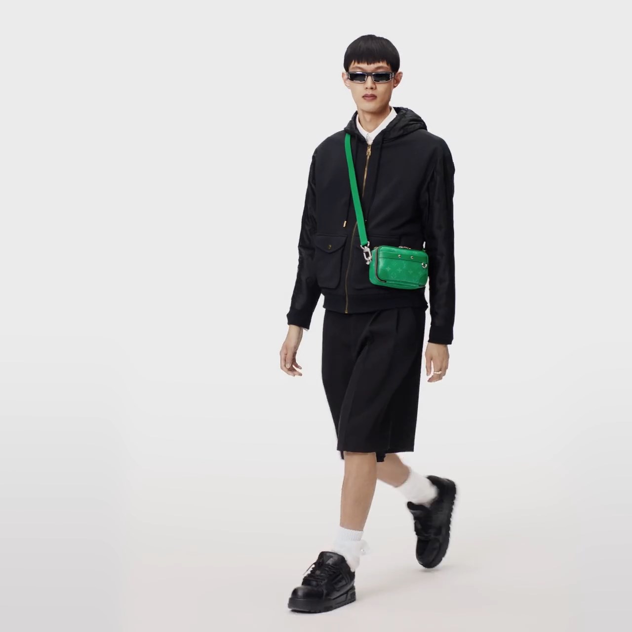 Louis Vuitton M30997 Alpha Wearable Wallet Cactus Green Louis Vuitton M30997 Alpha Wearable Wallet Cactus Green